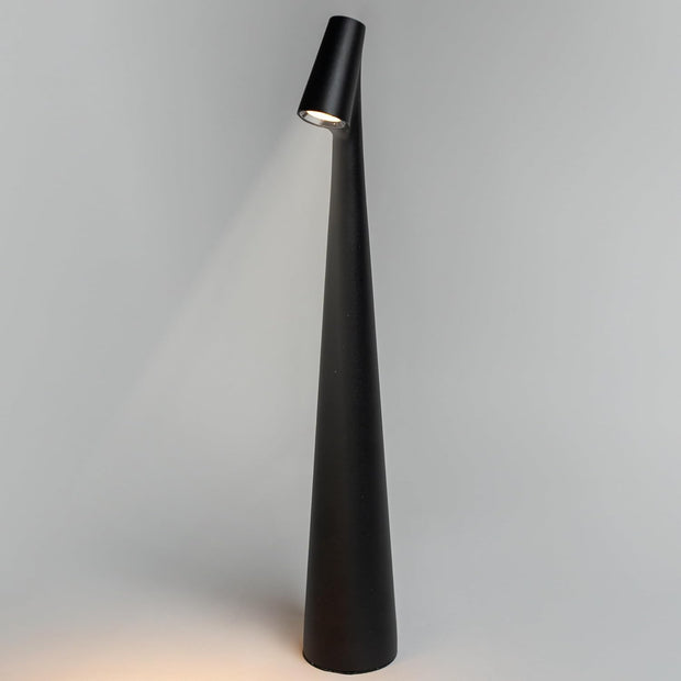 Effortless Elegance – A Portable LED Lamp for Modern Living