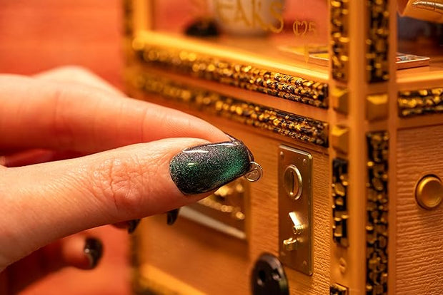 Miniature replica fortune-telling machine - with animation