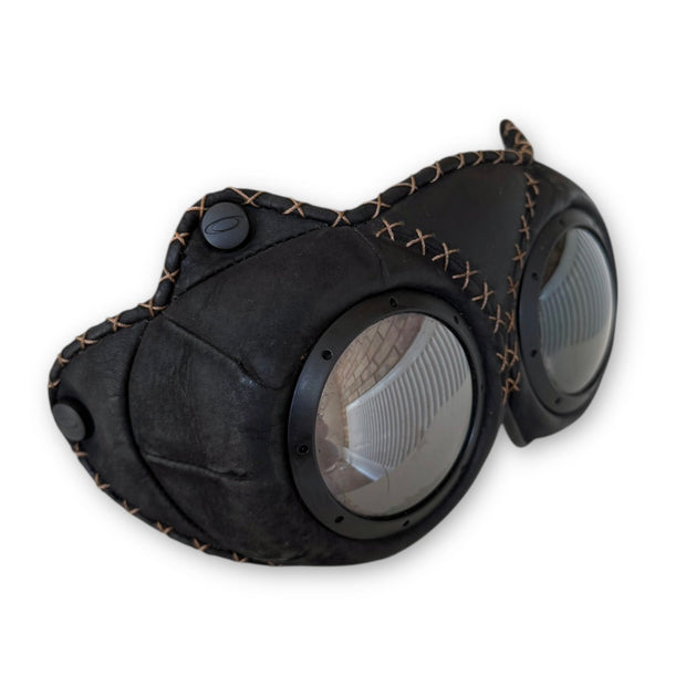 Ultra-Rare Helmet &amp; Goggles Set – A Must for Design Collectors