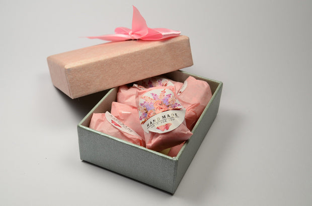 Eternal Blooms – Set of 6 Real Flower Resin Knobs to Brighten Every Corner