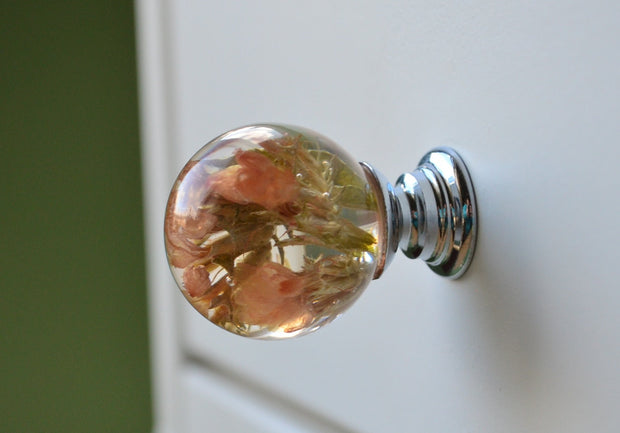 Eternal Blooms – Set of 6 Real Flower Resin Knobs to Brighten Every Corner